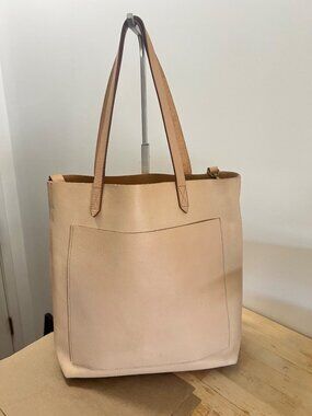 Madewell Transport Leather Tote Bag with Adjustable Crossbody Strap in Cream